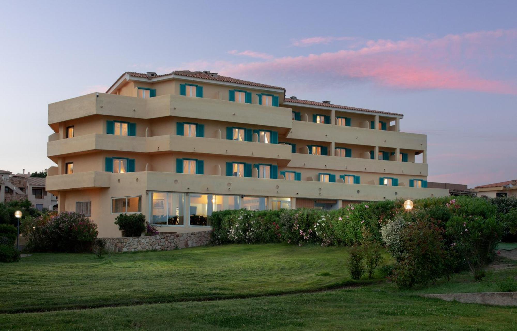 Hotel Castello Golfo Aranci Ngoại thất bức ảnh